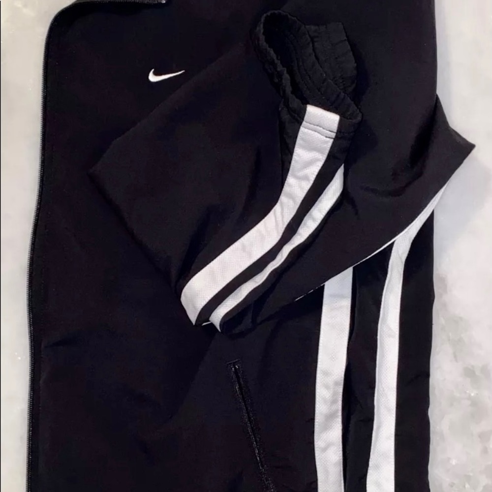 Nike Windbreaker black/white zip pockets - Picture 6 of 14